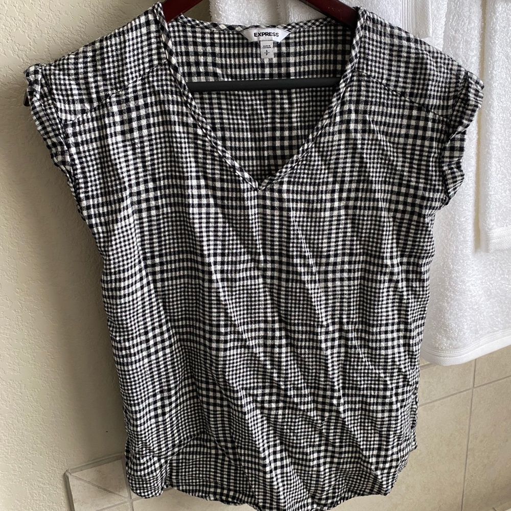 Express short sleeve top
